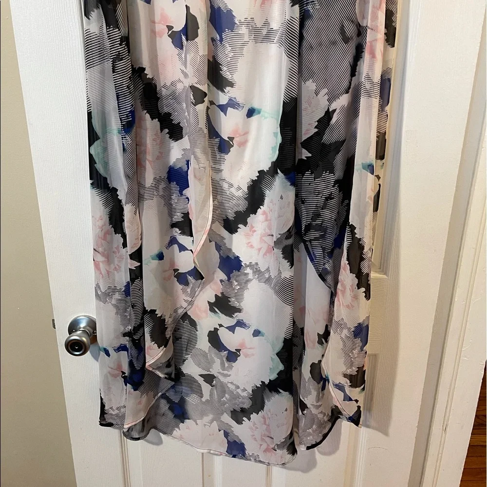Boutique - Long Sheer Material Overpiece Size 2X - Picture 4 of 7